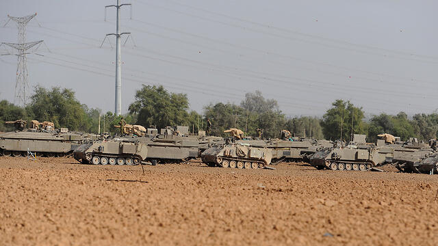 Силы ЦАХАЛа у границы сектора Газы. Фото: Ави Роках