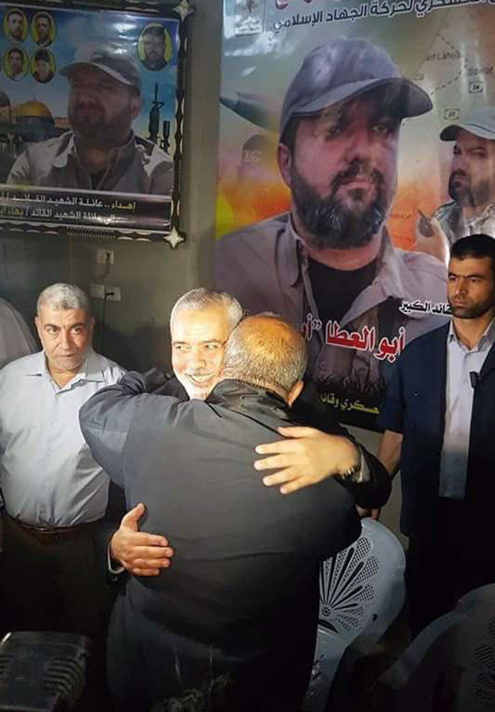 Исмаил Хания посетил дом Бахаа аль-Атыnullnull Исмаил Хания посетил дом Бахаа аль-Аты