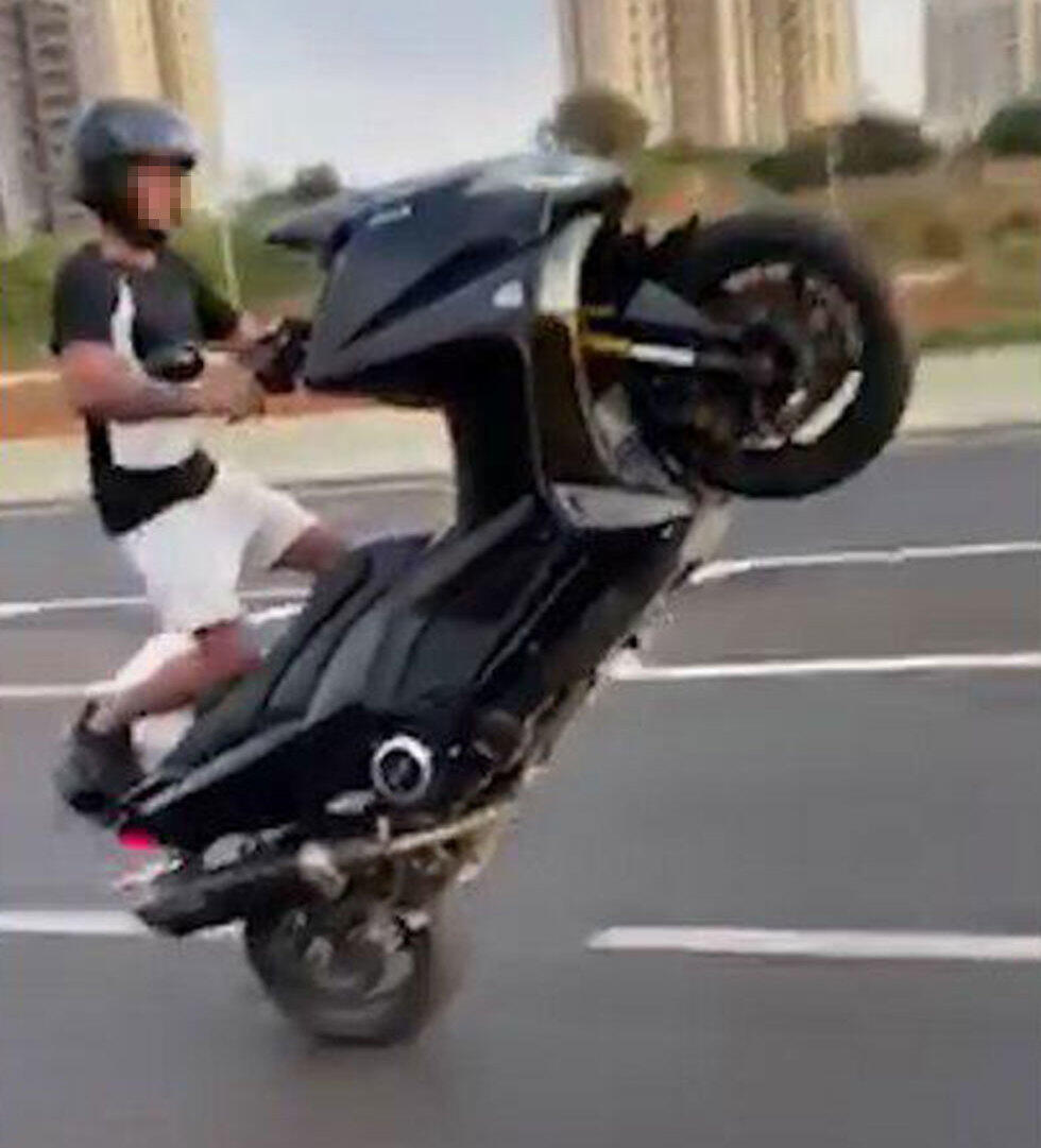 Подозреваемый на шоссе № 471nullnull Подозреваемый на шоссе № 471