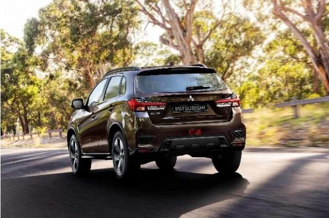 Кроссовер MItsubishi заявлен как семейный автомобиль. Фото: пресс-служба "Кольмобиль" (Фото: пресс-служба "Кольмобиль") Кроссовер MItsubishi заявлен как семейный автомобиль. Фото: пресс-служба "Кольмобиль"