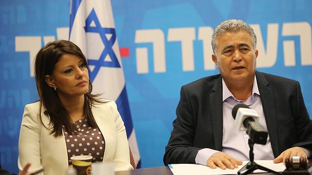 Орли Леви-Абукасис и Амир Перец. Фото: Алекс Коломойский (צילום: אלכס קולומויסקי) Орли Леви-Абукасис и Амир Перец. Фото: Алекс Коломойский