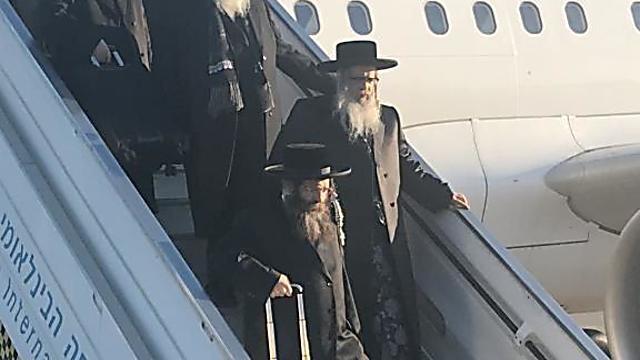Сатмарский адмор прибывает в Израиль