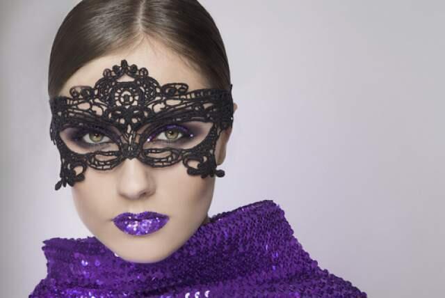 Лиловый - один из модных оттенков наступающего года: встречайте его в нем. Фото: shutterstock