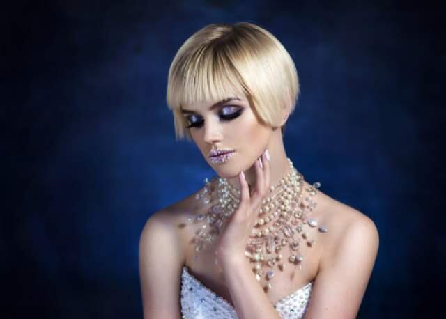 Новогодний облик - гармония и эффектный вид. Фото: shutterstock