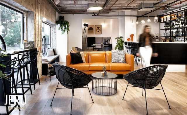 Фойе с баром. Фото: Ицхак Абухацира (Фото: Ицхак Абухацира) Фойе с баром. Фото: Ицхак Абухацира