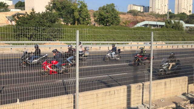 Протест мотоциклистов. Фото: Карин Гавиш (צילום: קרין גביש) Протест мотоциклистов. Фото: Карин Гавиш