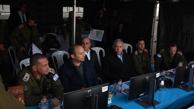 Оперативное совещание на Голанах. Фото: Хаим Цах, ЛААМ (צילום: חיים צח, לע"מ) Оперативное совещание на Голанах. Фото: Хаим Цах, ЛААМ