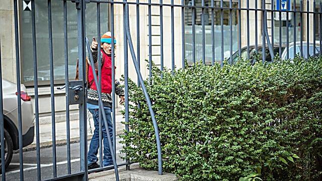 "Хайль Гитлер" у синагоги в Женеве. Фото: Эли Иткин (אלי אטקין) "Хайль Гитлер" у синагоги в Женеве. Фото: Эли Иткин