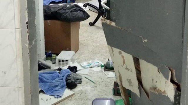 Погром в синагоге. Фото: Давид Кешет (צילום: דוד קשת) Погром в синагоге. Фото: Давид Кешет