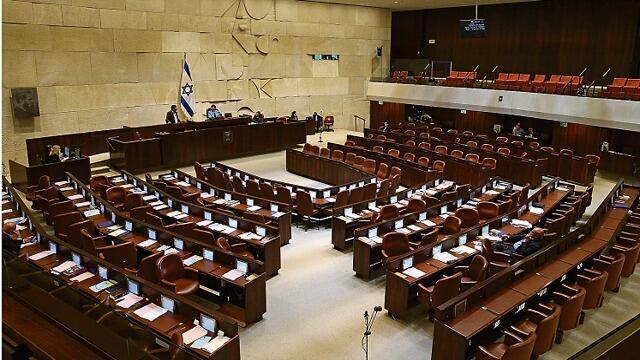 Зал пленарных заседений кнессета. Фото: Амит Шааби