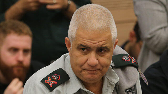 Начальник кадрового управления ЦАХАЛа генерал-майор Альмоз на заседании парламентской комиссии по иностранным делам и обороне. Фото: Алекс Коломойский