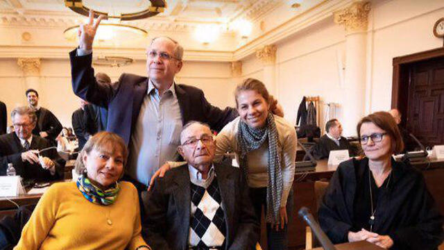 Авраам с семьей на суде. Фото: DI WELT (צילום: DI WELT) Авраам с семьей на суде. Фото: DI WELT