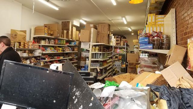 Кадры погрома в магазине. Фото: Амир Боган