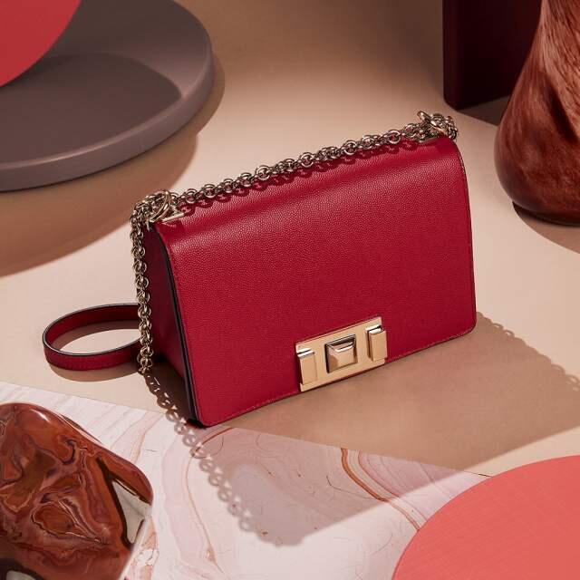 Сумки премиум-класса от Furla (Фото: Pandora) Сумки премиум-класса от Furla