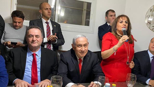 Нетаниягу и Кац на встрече с активистамиnullnull Нетаниягу и Кац на встрече с активистами