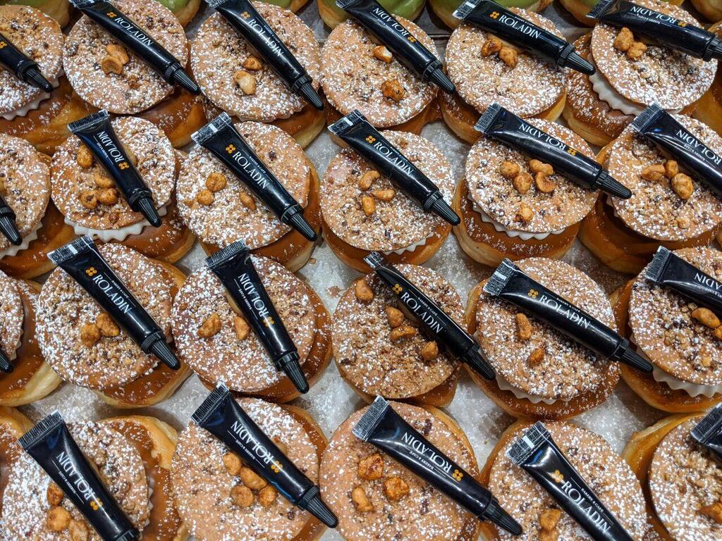 Пончики с пластиком. Фото: Сиван Хилаи