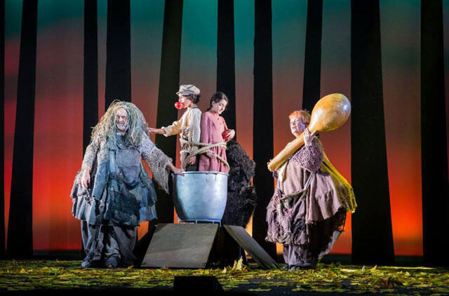 Сцена из спектакля "Дух театра". Фото: Виктория Шуб