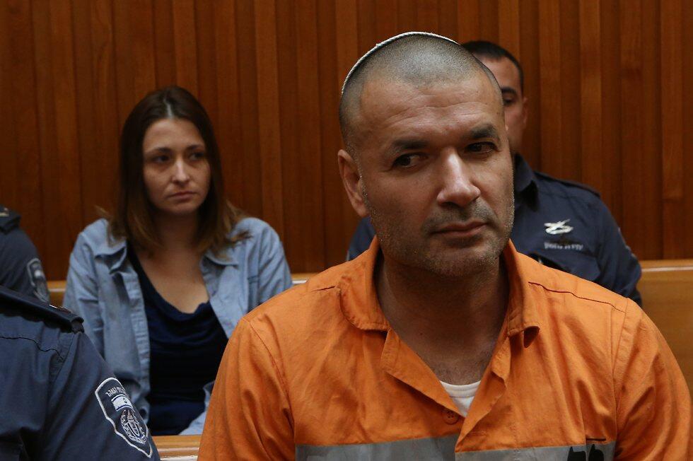מארי פיזם ורוני רון בבית המשפט