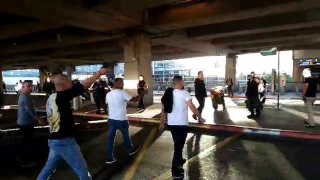 Забастовка таксистов в Бен-Гурионе. Фото: Итамар Айхнер (צילום: איתמר אייכנר) Забастовка таксистов в Бен-Гурионе. Фото: Итамар Айхнер