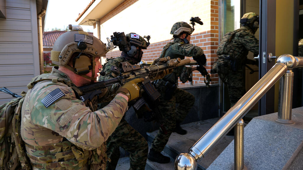oint exercise for the US and South Korean armies, archive. Pyongyang sees it as a threat (Photo Via Reuters) תרגיל משותף לצבא ארה"ב ודרום קוריאה