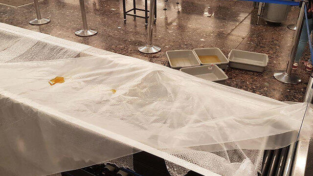 Из-за ливней в терминале номер 1 протекла крыша