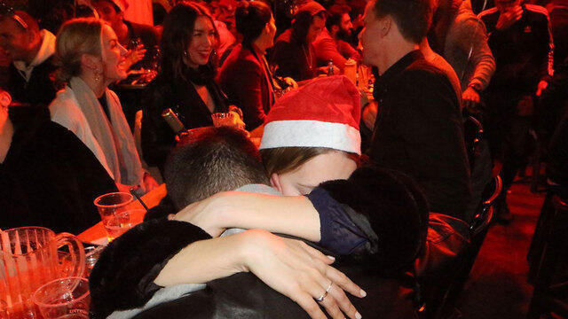 Улица Дизенгоф в Тель-Авиве празднует Новый год. Фото: Моти Кимхи (צילום: מוטי קמחי) Улица Дизенгоф в Тель-Авиве празднует Новый год. Фото: Моти Кимхи