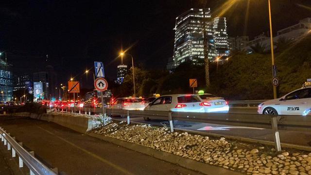 Колонна такси на въезде в Тель-Авивnullnull Колонна такси на въезде в Тель-Авив