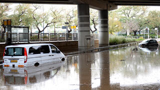 Сильные дожди затопили улицы