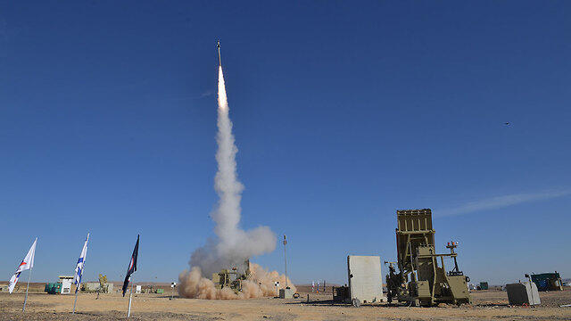 Испытания "Железного купола". Фото: пресс-служба минобороны (צילום: דוברות משרד הביטחון ) Испытания "Железного купола". Фото: пресс-служба минобороны