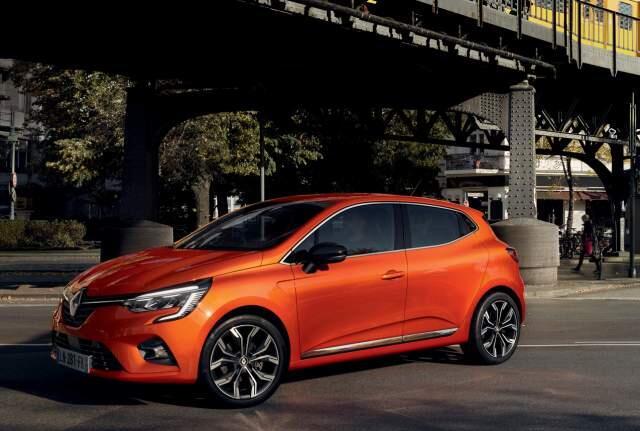 Новая Renault Clio умеет парковаться сама. Фото: пресс-служба (Фото: пресс-служба) Новая Renault Clio умеет парковаться сама. Фото: пресс-служба