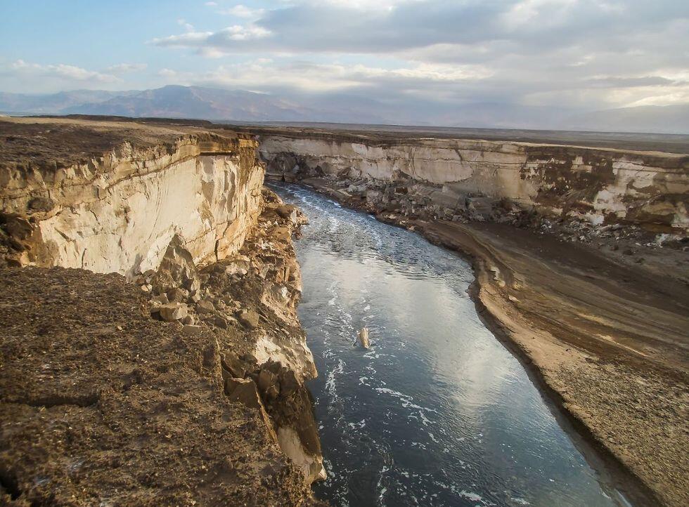 Вдоль берегов нет растительности. Фото: пресс-служба (צילום: יח"צ) Вдоль берегов нет растительности. Фото: пресс-служба