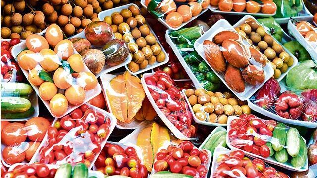Расфасованные овощи и фрукты. Фото: shutterstock