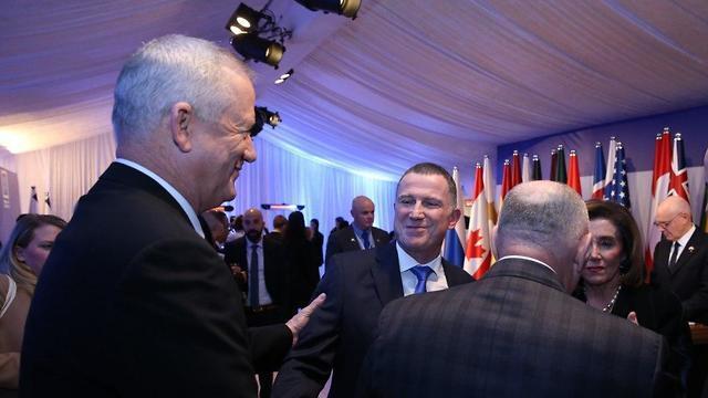 Бени Ганц и Юлий Эдельштейн на приеме у президента. Фото: Амит Шааби