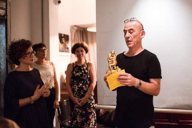 Саша Галицкий рассказывает об искусстве пожилых людей во время презентации проекта. Фото: пресс-служба музея (Фото: пресс-служба музея) Саша Галицкий рассказывает об искусстве пожилых людей во время презентации проекта. Фото: пресс-служба музея