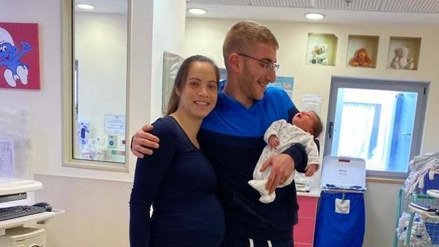 Хая, ее супруг с первенцем. Фото: "Шаарей-Цедек"