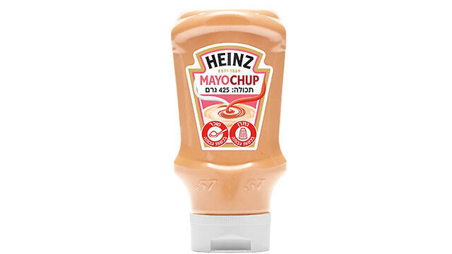 Майочуп продается в Израиля с двумя наклейками, предупреждающими о наличии определенных ингредиентов в его составе. Фото: "Хайнц крафт"