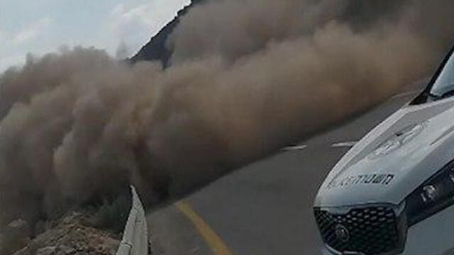 Обломок скалы рухнул на шоссе № 31