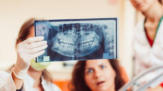 טיפול שיניים רופאת שיניים