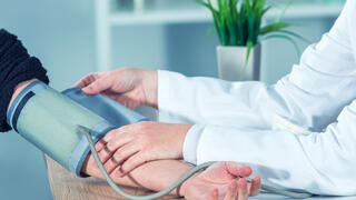  "לחץ דם גבוה ממושך מעלה משמעותית את הסיכון למחלות לב, לשבץ מוחי, לפגיעה בכליות ולבעיות ראייה"