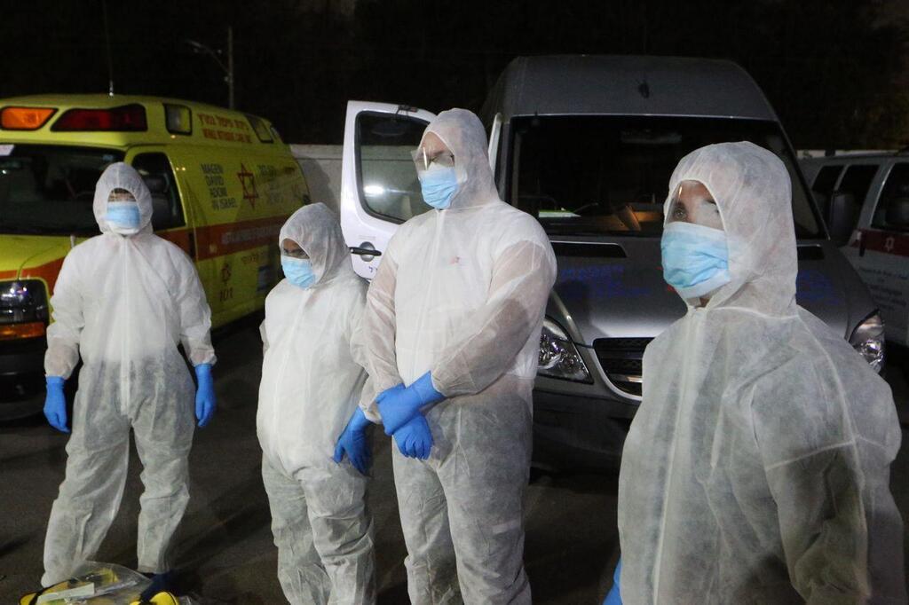 מד"א היערכות קורונה שיבא תל השומר נוסעים ישראלים ספינת הקורונה (צילום: מוטי קמחי) מד"א היערכות קורונה שיבא תל השומר נוסעים ישראלים ספינת הקורונה