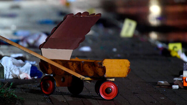 На месте наезда в Фолькмарзене. Фото: AFP (צילום: AFP) На месте наезда в Фолькмарзене. Фото: AFP