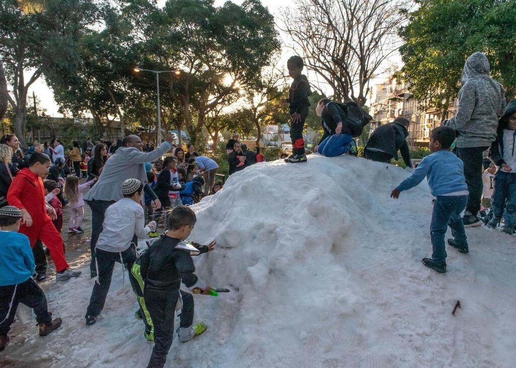 Снег в Ришон ле-Ционе. Фото: пресс-служба мэрии Ришон ле-Циона (архив)