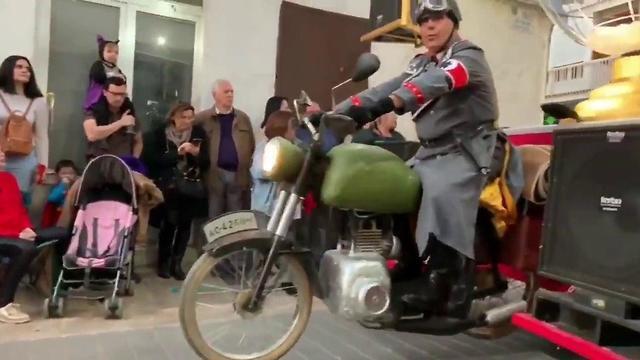 Карнавал в Испании, участник в нацистской формеnullnull Карнавал в Испании, участник в нацистской форме