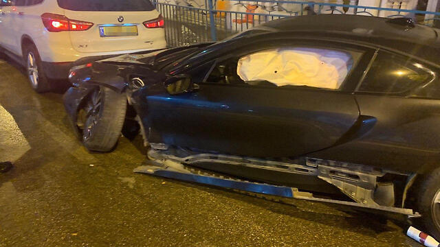 На месте ДТП в Рамле. Фото: Рои Рубинштейн (צילום: רועי רובינשטיין) На месте ДТП в Рамле. Фото: Рои Рубинштейн