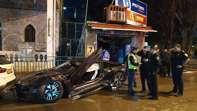 На месте ДТП в Рамле. Фото: Шауль Голан (צילום: שאול גולן) На месте ДТП в Рамле. Фото: Шауль Голан