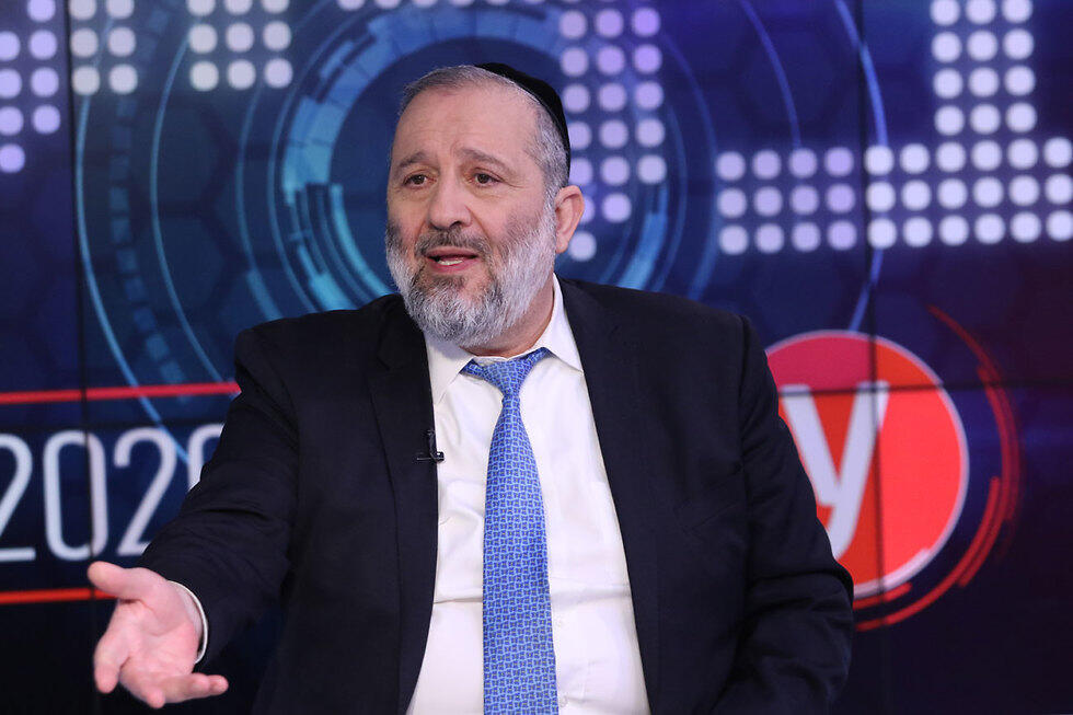 Арье Дери в студии Ynet. Фото: Ави Муалем (צילום: אבי מועלם) Арье Дери в студии Ynet. Фото: Ави Муалем