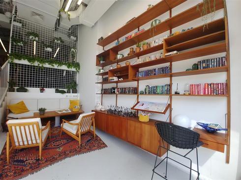 Холл и библиотека в под-отеле. Фото: Гилад Ялон (Фото: Гилад Ялон) Холл и библиотека в под-отеле. Фото: Гилад Ялон