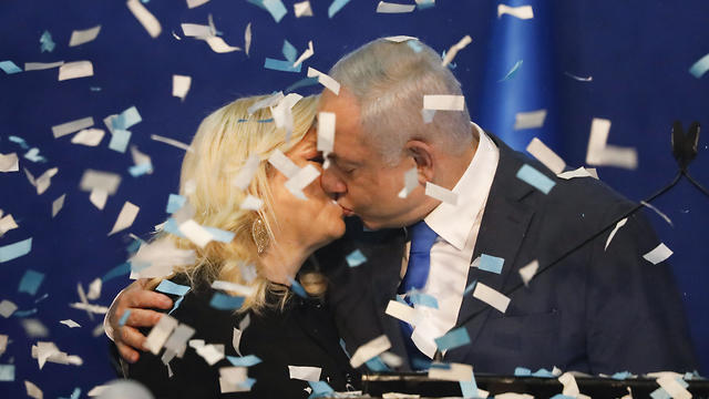 Поцелуй победы. Фото: AP