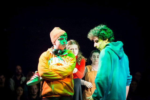 Сцена из спектакля "Кто со мной?". Фото: Виктория Шуб