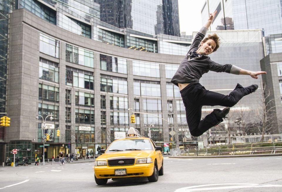 Фрагмент балета "Jump Taxi". Фото: Travis Magee